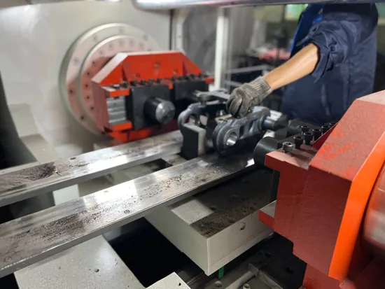 Loader /Excavator Spare Parts Turbocharger Gearbox Hydraulic Parts for XCMG Lonking Liugong Sdlg Sany Shantui Valve Axle 